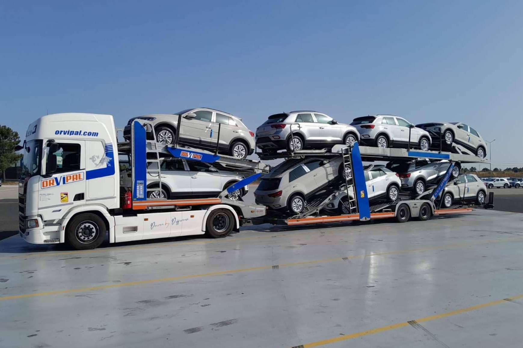 Orvipal reduce la huella de carbono en el transporte de vehículos con flota moderna y biocombustibles