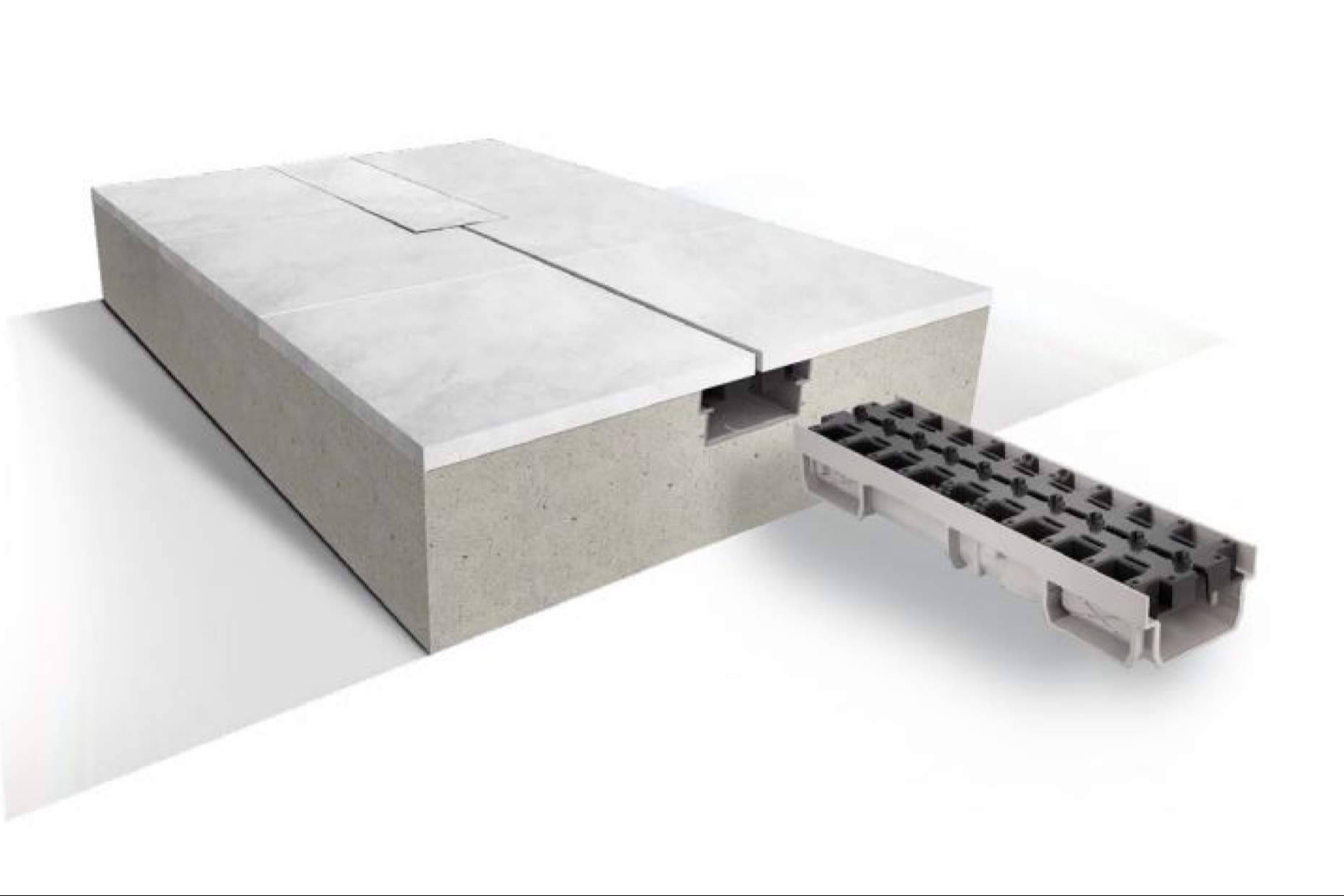 Canaleta para piscina con rejilla oculta, innovación de drenaje disponible en Ferrocano Suministros