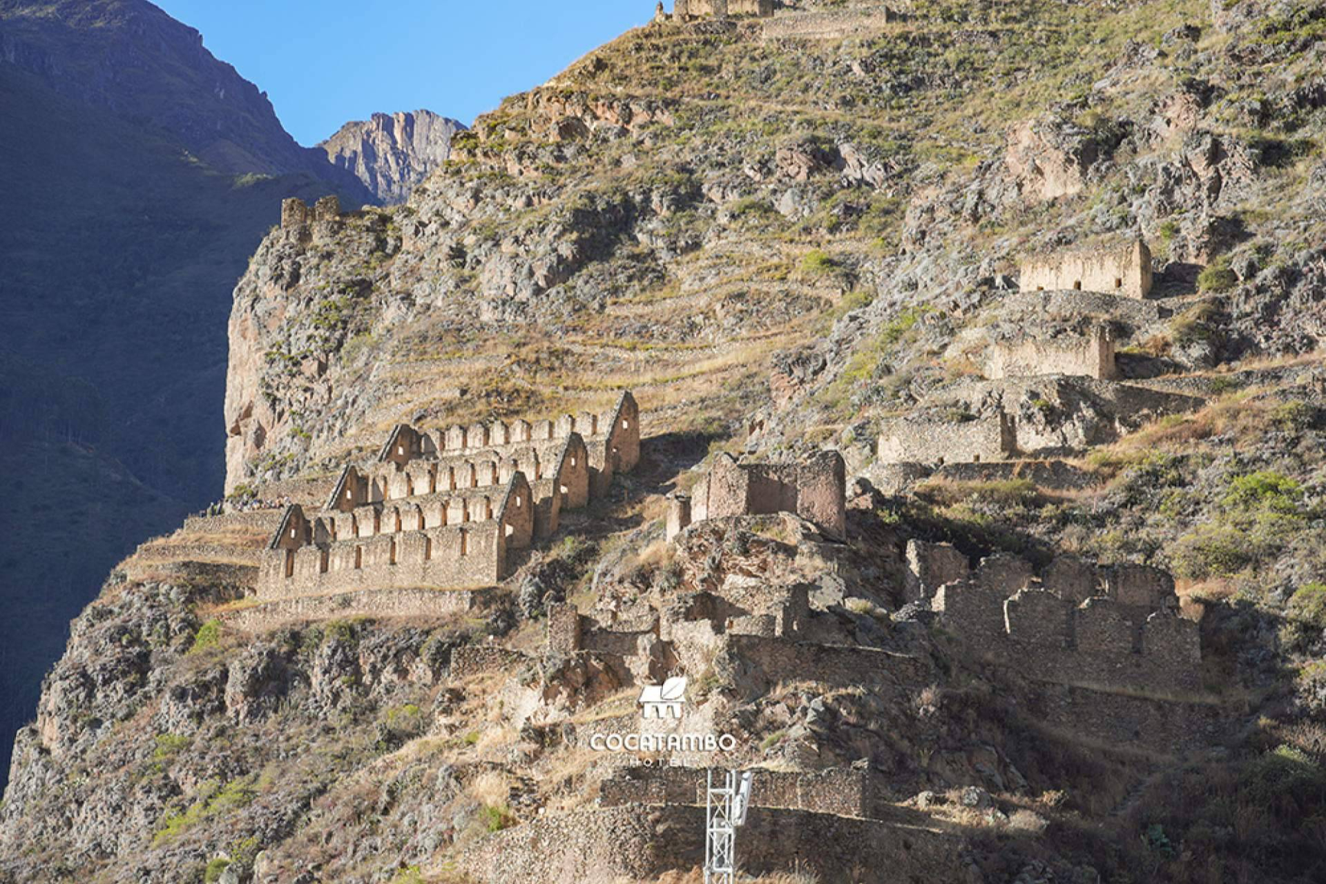 Cocatambo, el hotel con vistas directas a las ruinas de Ollantaytambo y Pinkuylluna