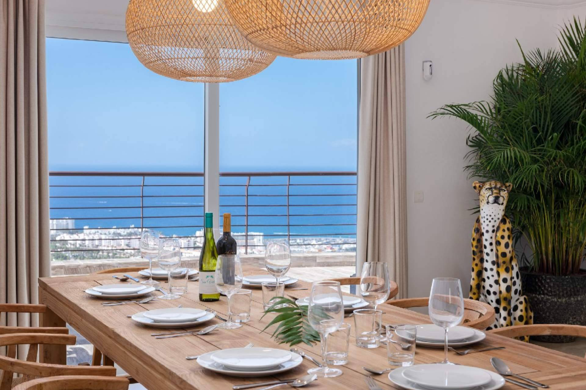Villa en Tenerife Sur con coche de alquiler gratis