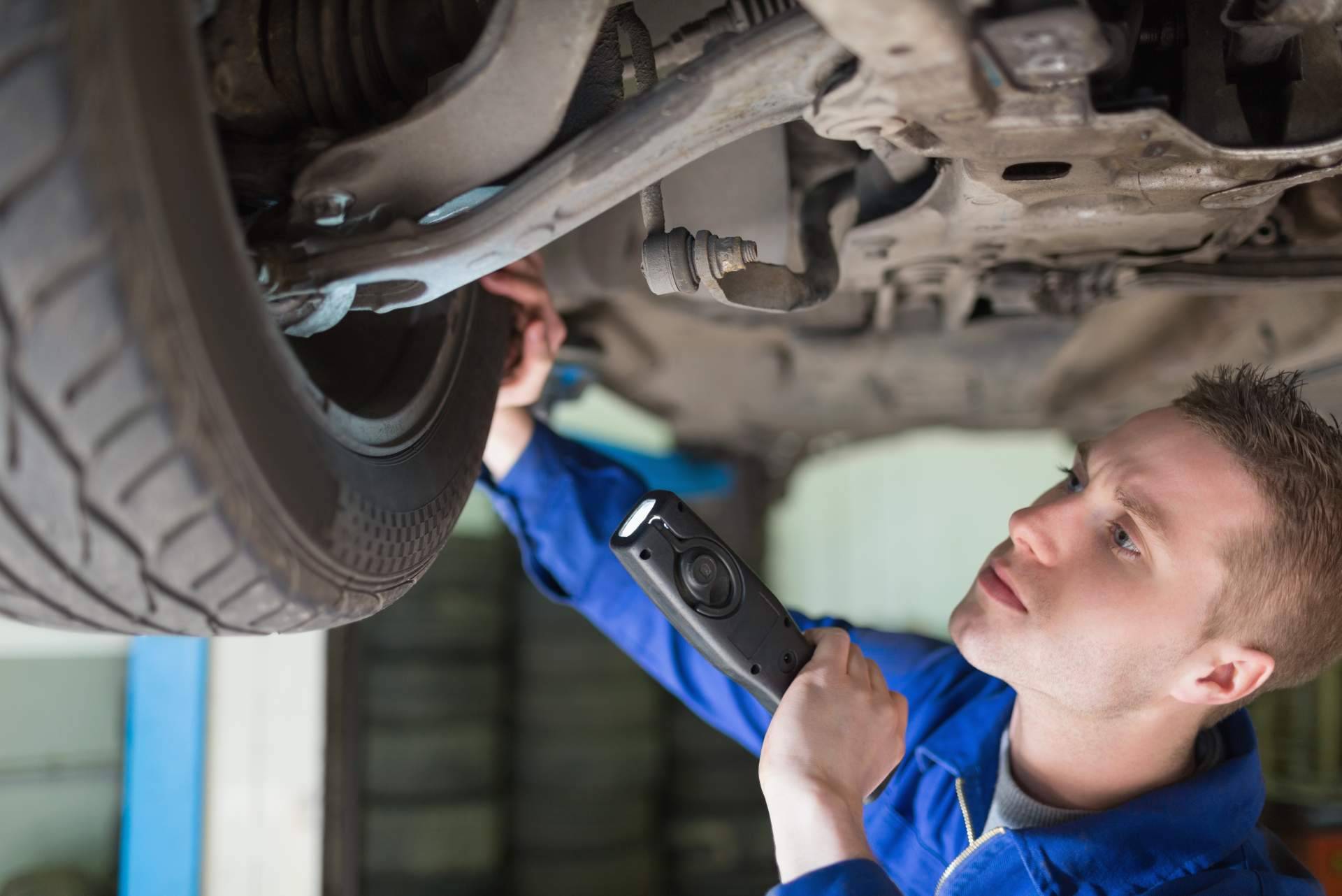 Detrás de cada coche reparado hay un mecánico que lo hizo posible