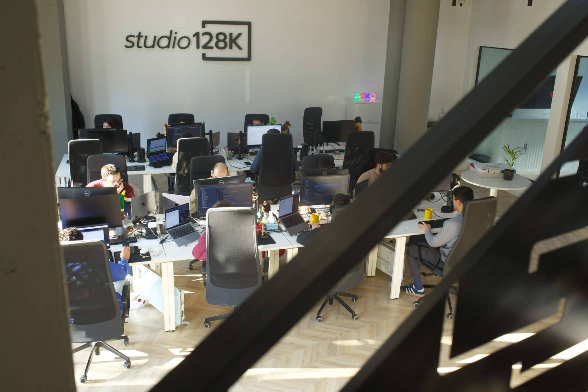 Nuevas soluciones en desarrollo de software a medida fortalecen la competitividad empresarial