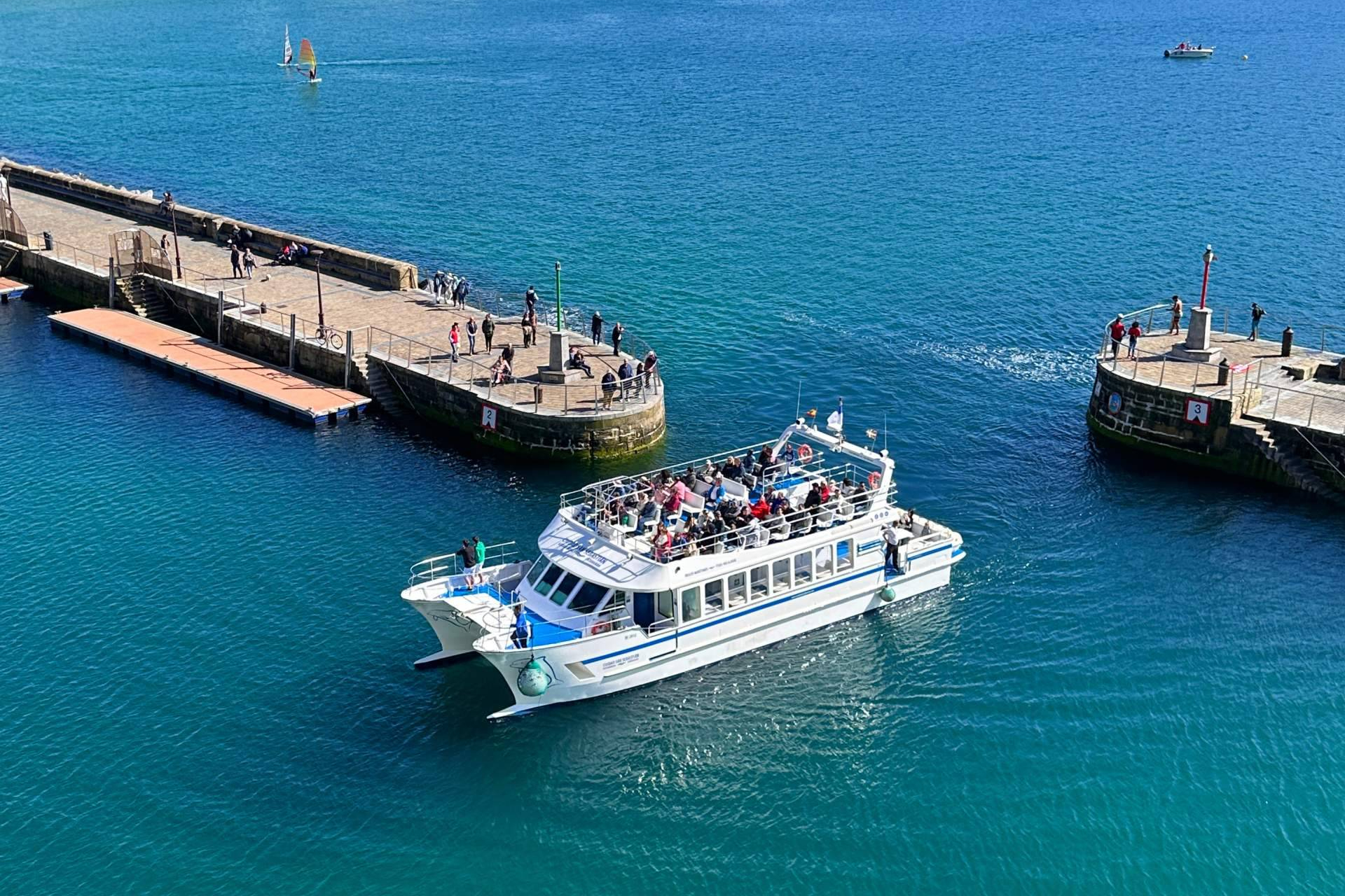 Catamarán Finanzauto Ciudad San Sebastián; innovación y sostenibilidad en la navegación del futuro
