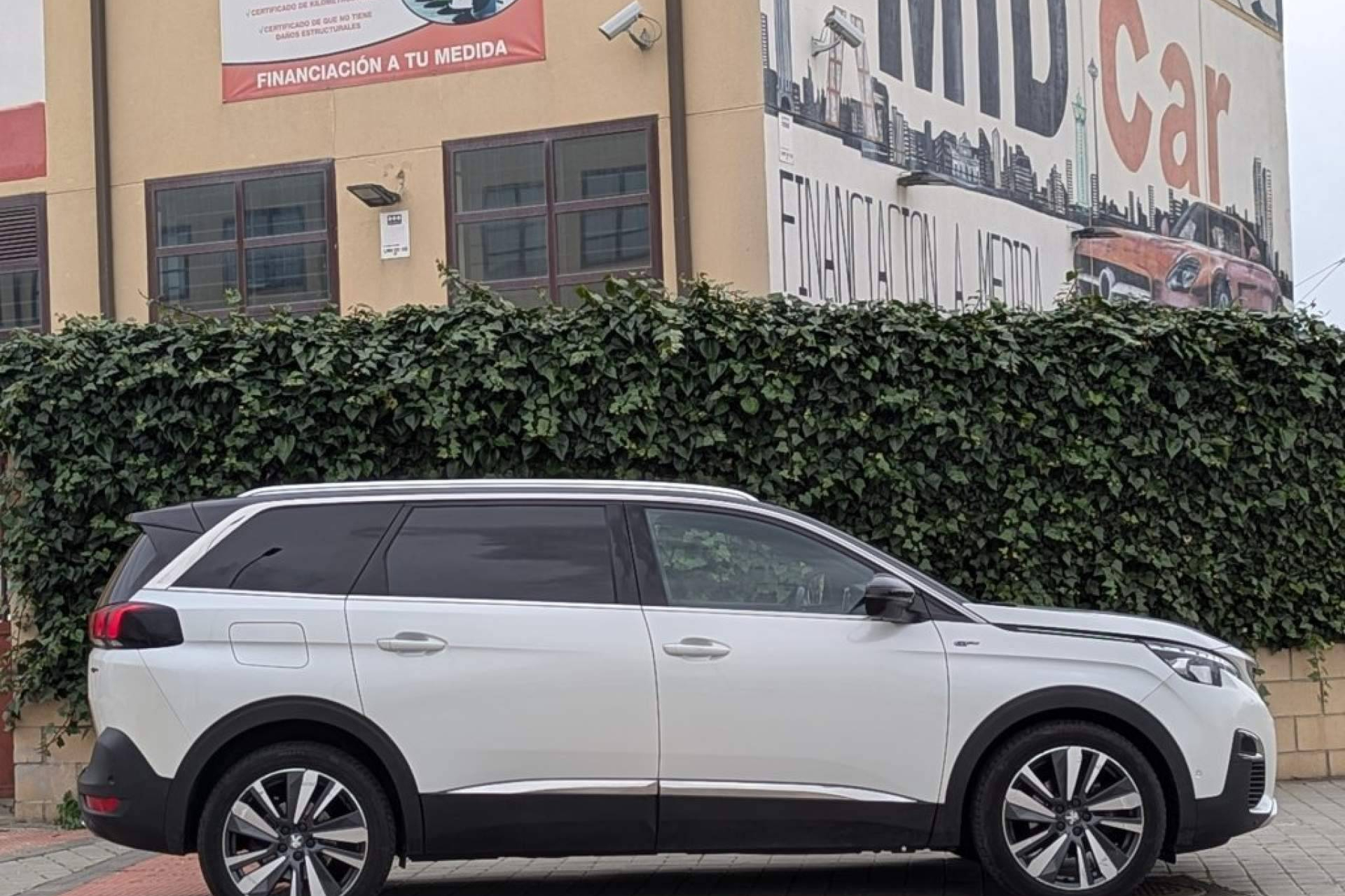 MID Car ofrece vehículos de ocasión certificados y revisados, garantizando calidad y confianza en la compra