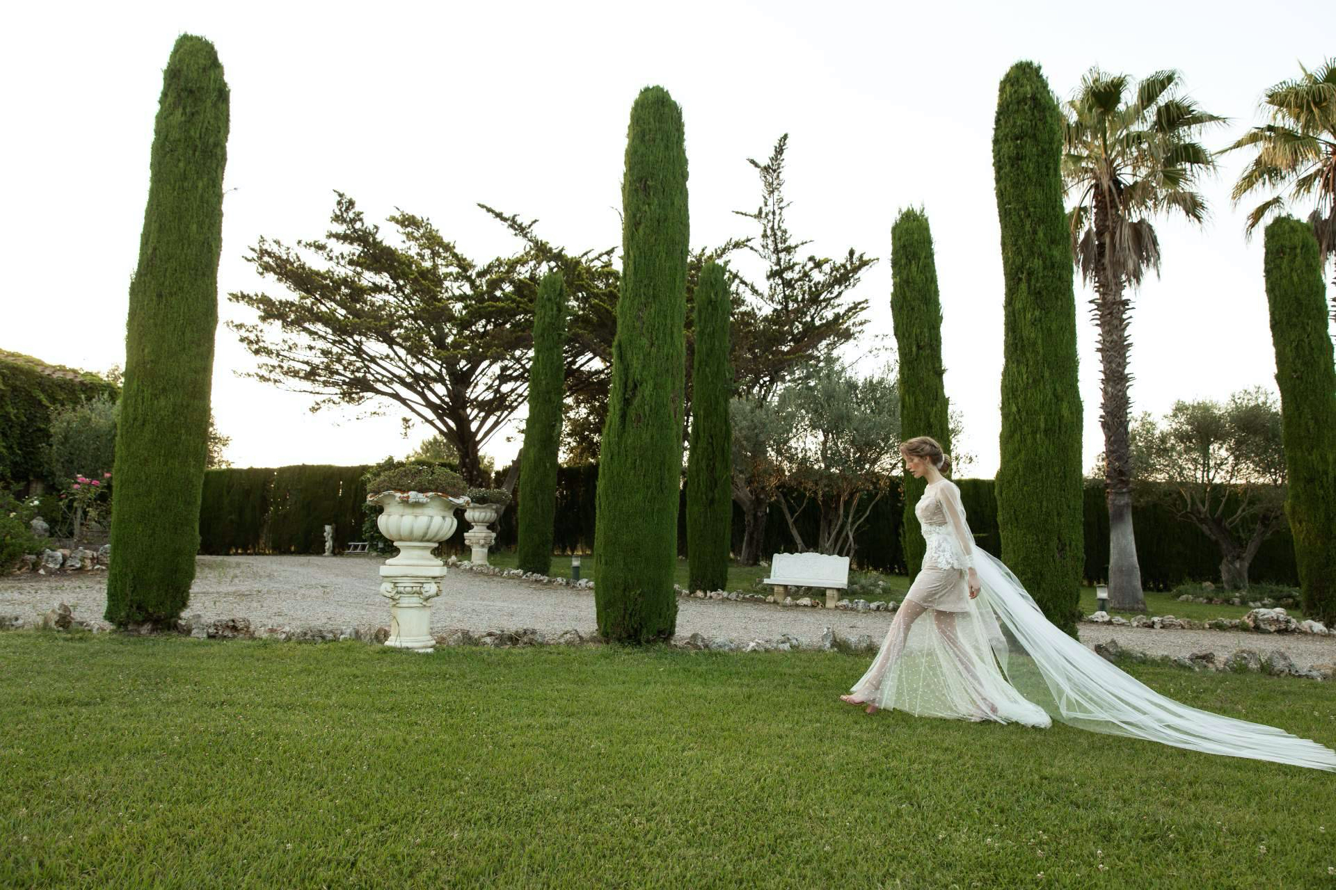 Vestidos de novia a medida en Barcelona; Aleksandra Budnik, el atelier donde moda y arte se abrazan