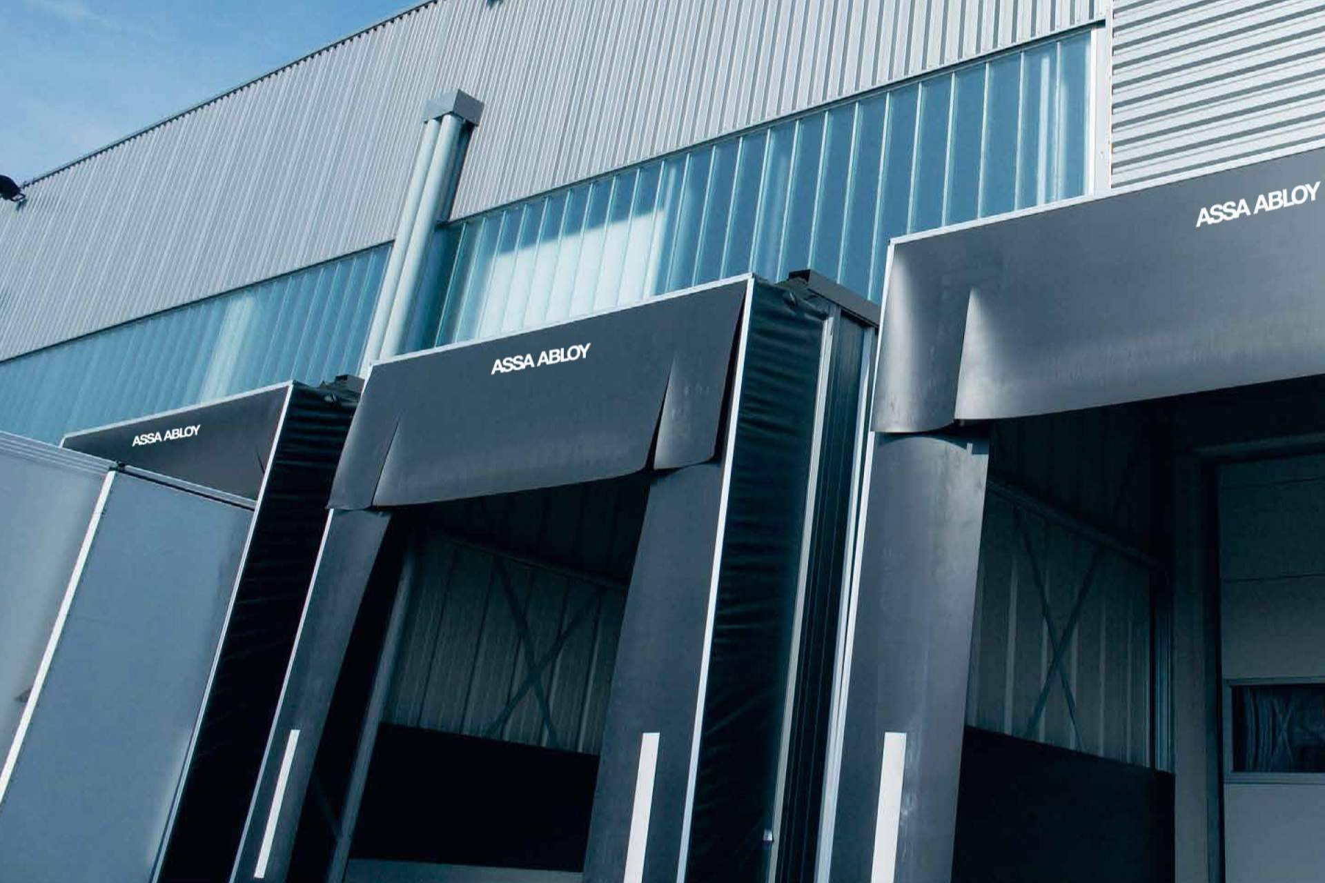 Nuevas soluciones de ASSA ABLOY en abrigos de estanqueidad y equipamiento para muelles de carga