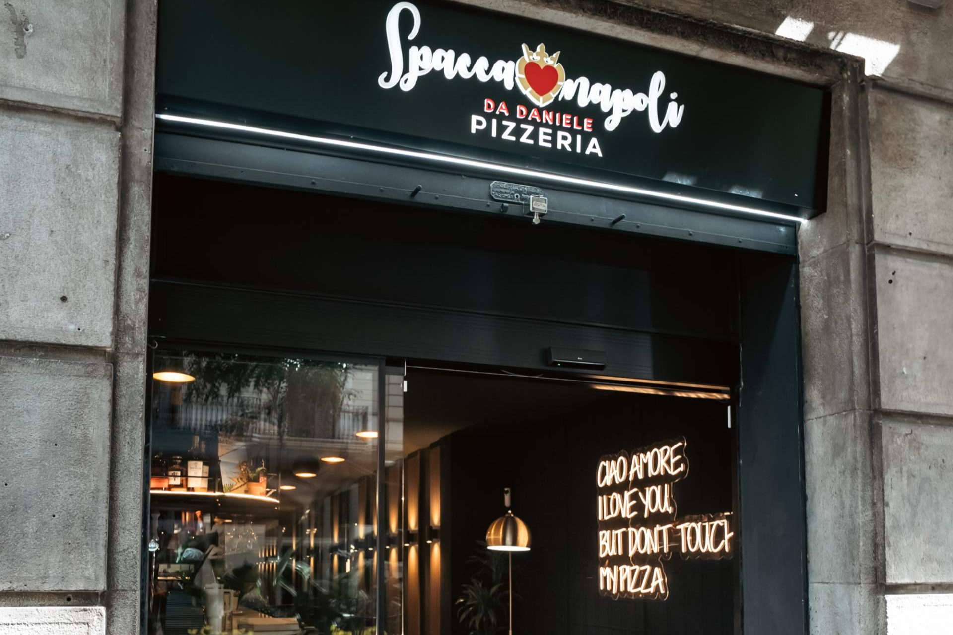 Una propuesta auténtica de pizza napolitana en el Eixample, Spaccanapoli Pizzeria