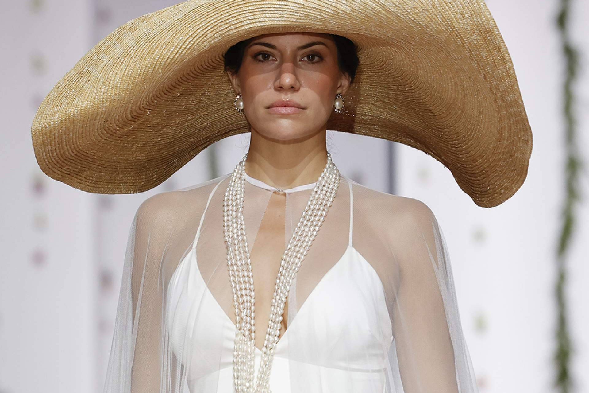 Capas Capicúa lanza su colección nupcial en la pasarela Atelier Couture 2025