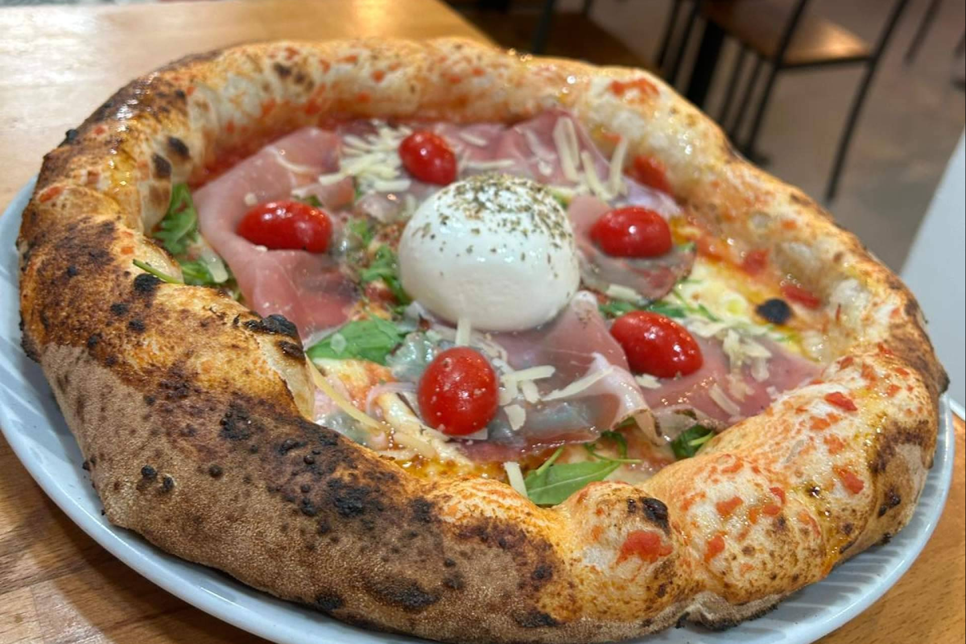 La Leggenda di Napoli, nueva incorporación de Todo Italiano Barcelona, ofrece pizza napolitana desde 4,50 €