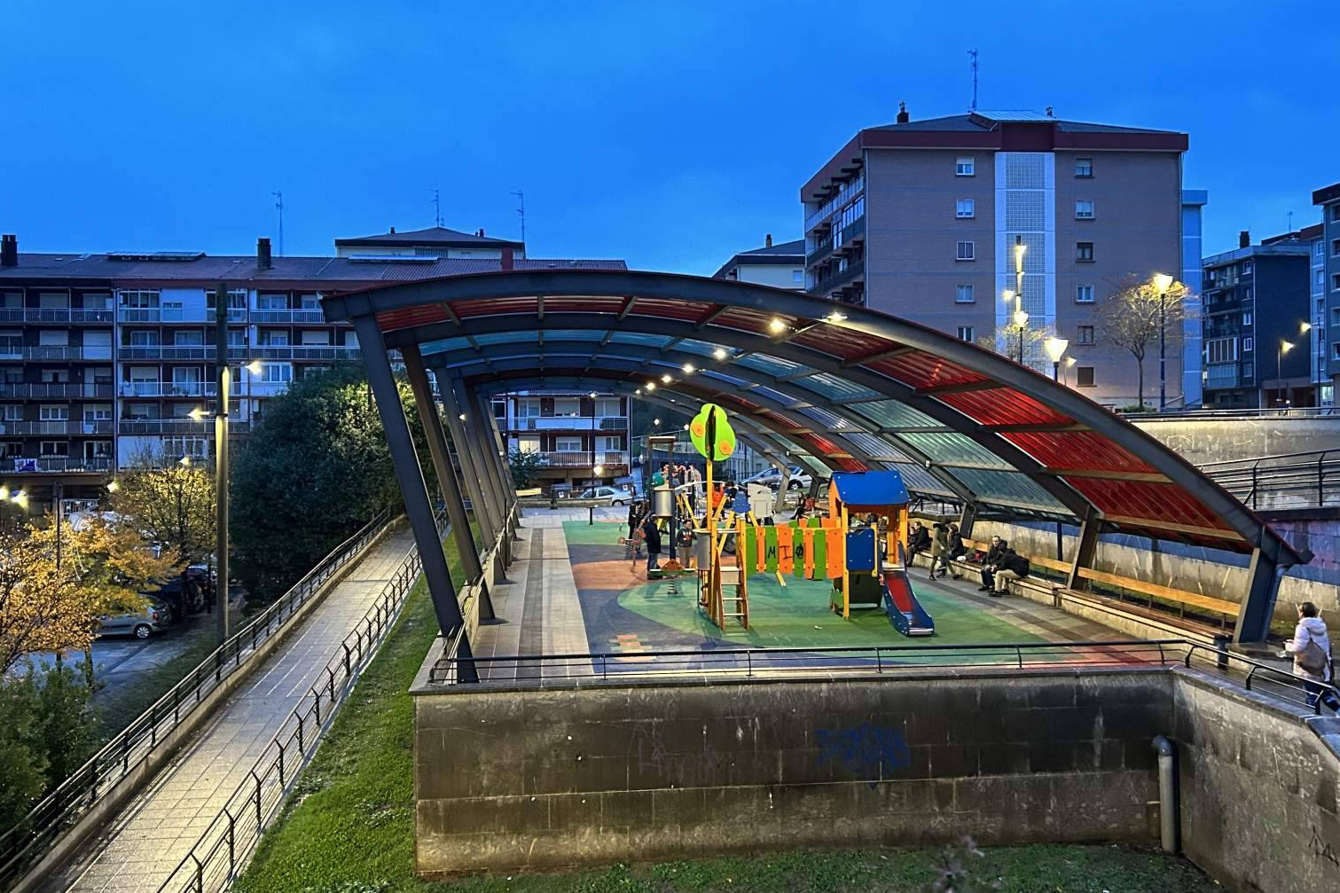 Instalaciones RPM refuerza su presencia en parques y plazas con soluciones en estructuras metálicas