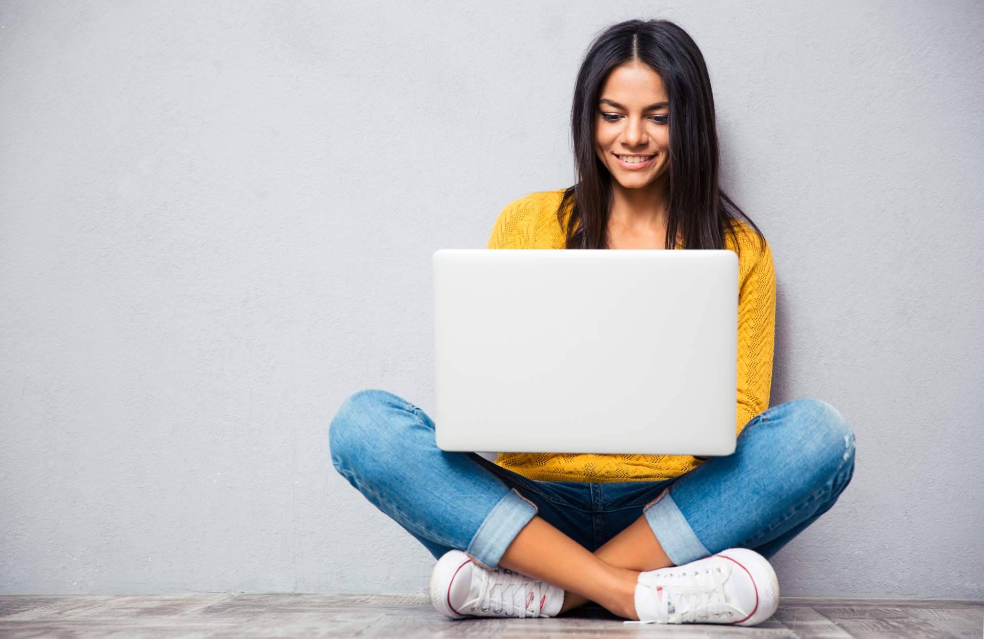 ApruebaTodo facilita encargar una tesis doctoral con presupuesto personalizado y apoyo experto