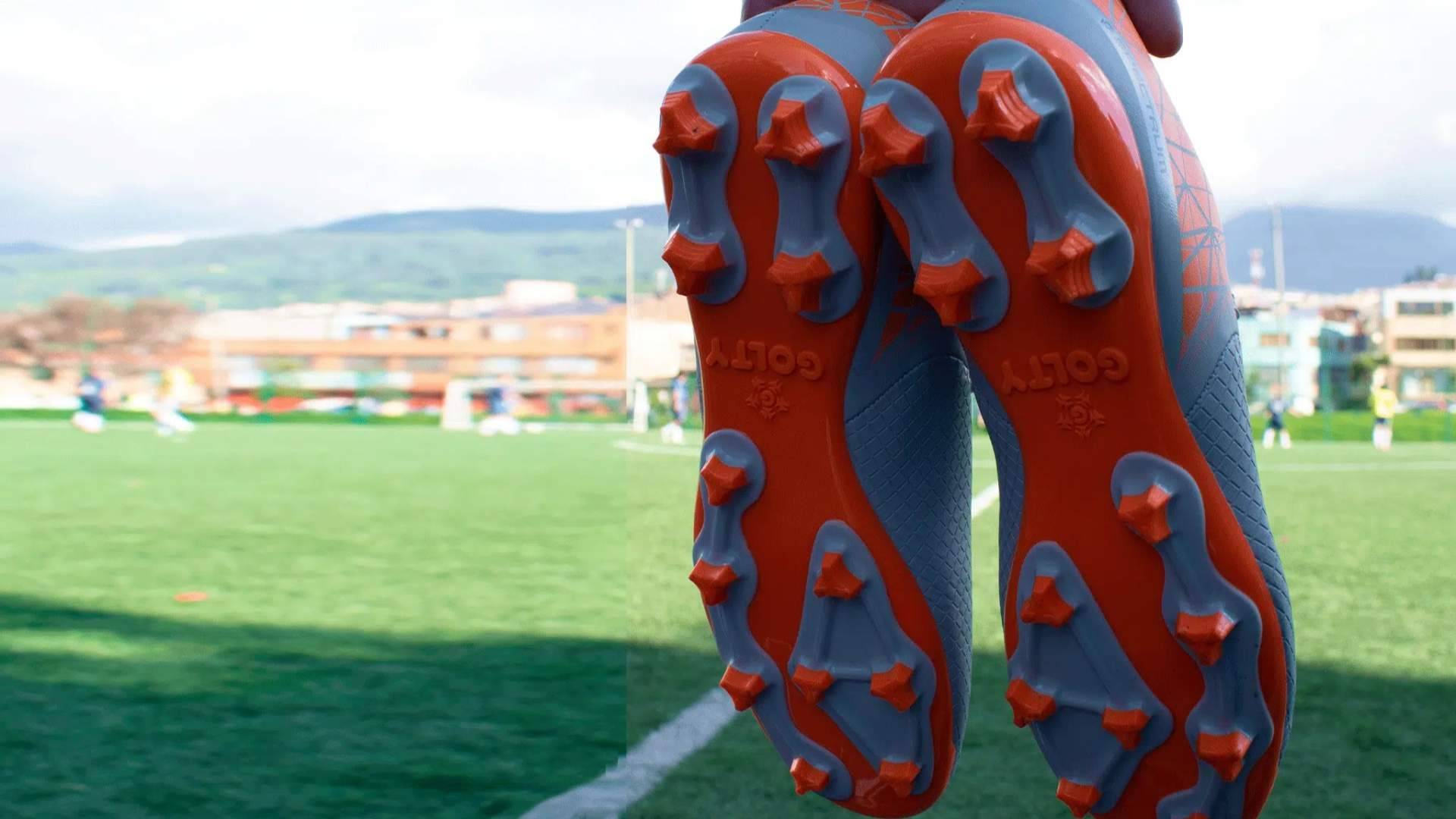 Qué papel juegan los guayos de fútbol en el desempeño de cada jugador