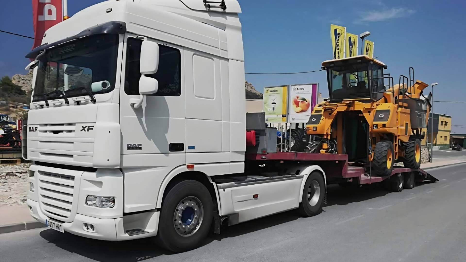 El transporte de maquinaria industrial impulsa la ampliación de flota de Transvolando en Europa
