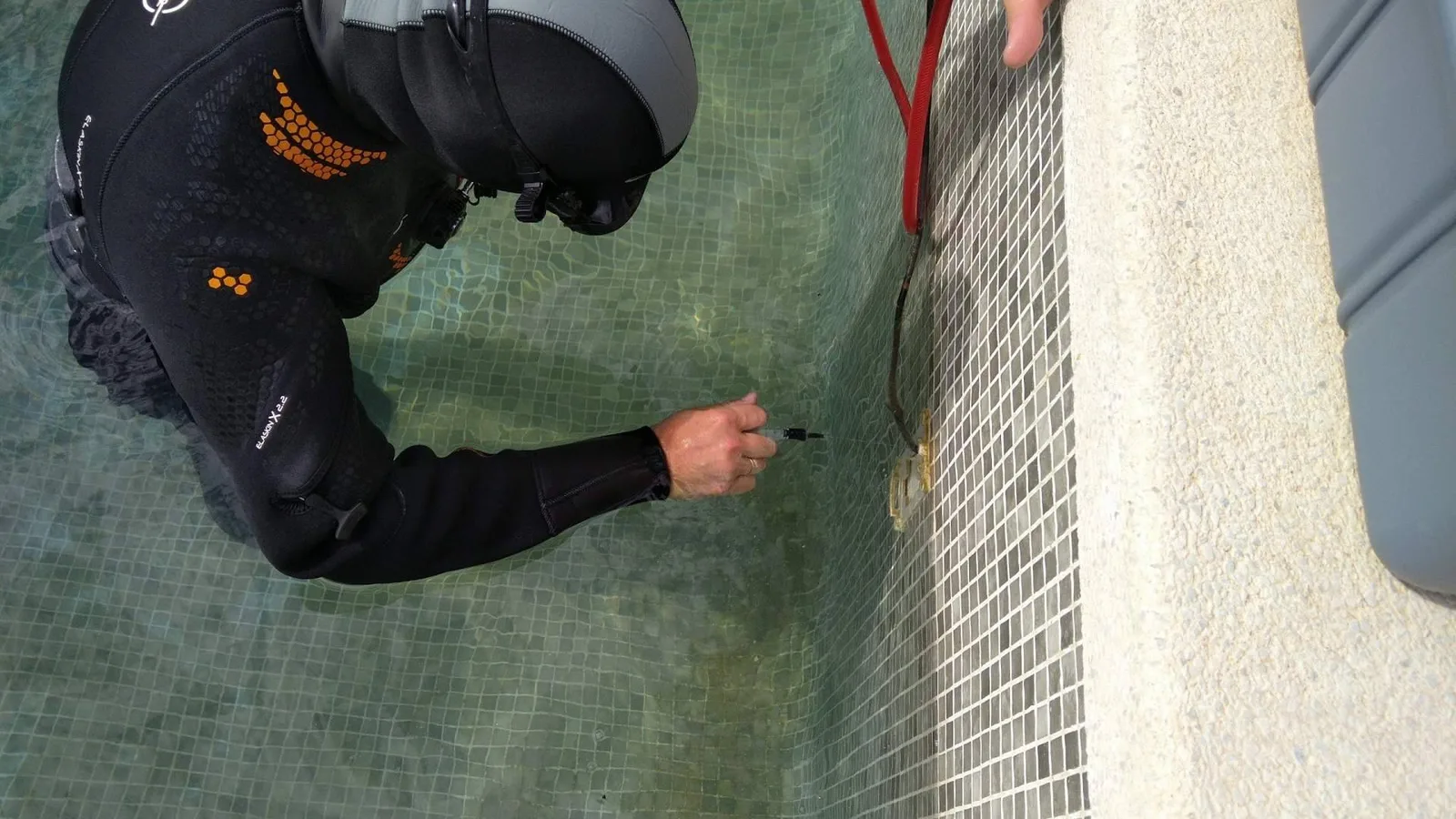 La alta precisión cambia la forma de abordar la reparación de piscinas en Murcia de la mano de Telefuga